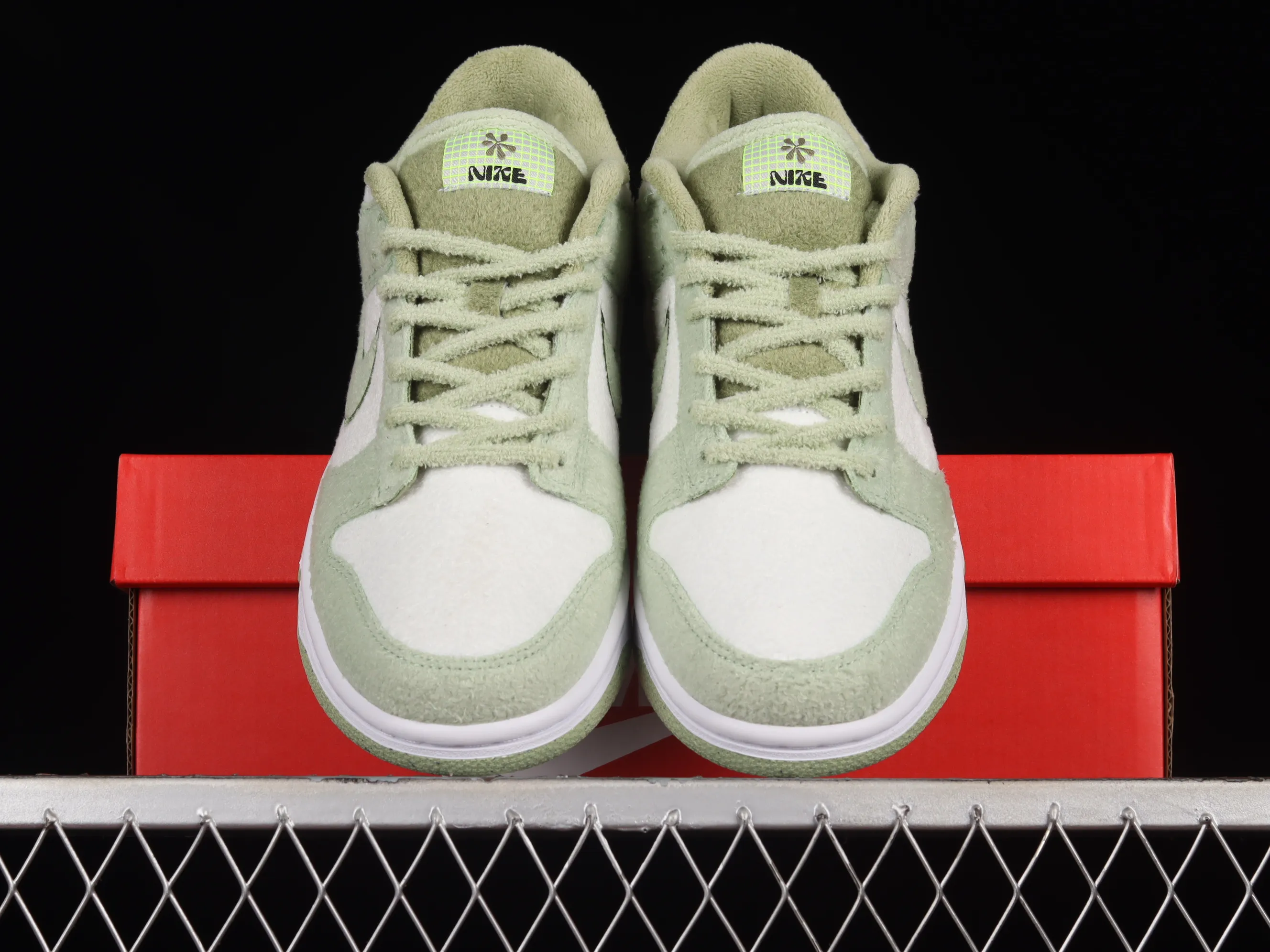 All categories Nk SB Dunk series Nk SB Dunk Low low-top sneakers C version Nk SB Dunk Low wool white green SB low-top sports and leisure sneakers DQ7579-300